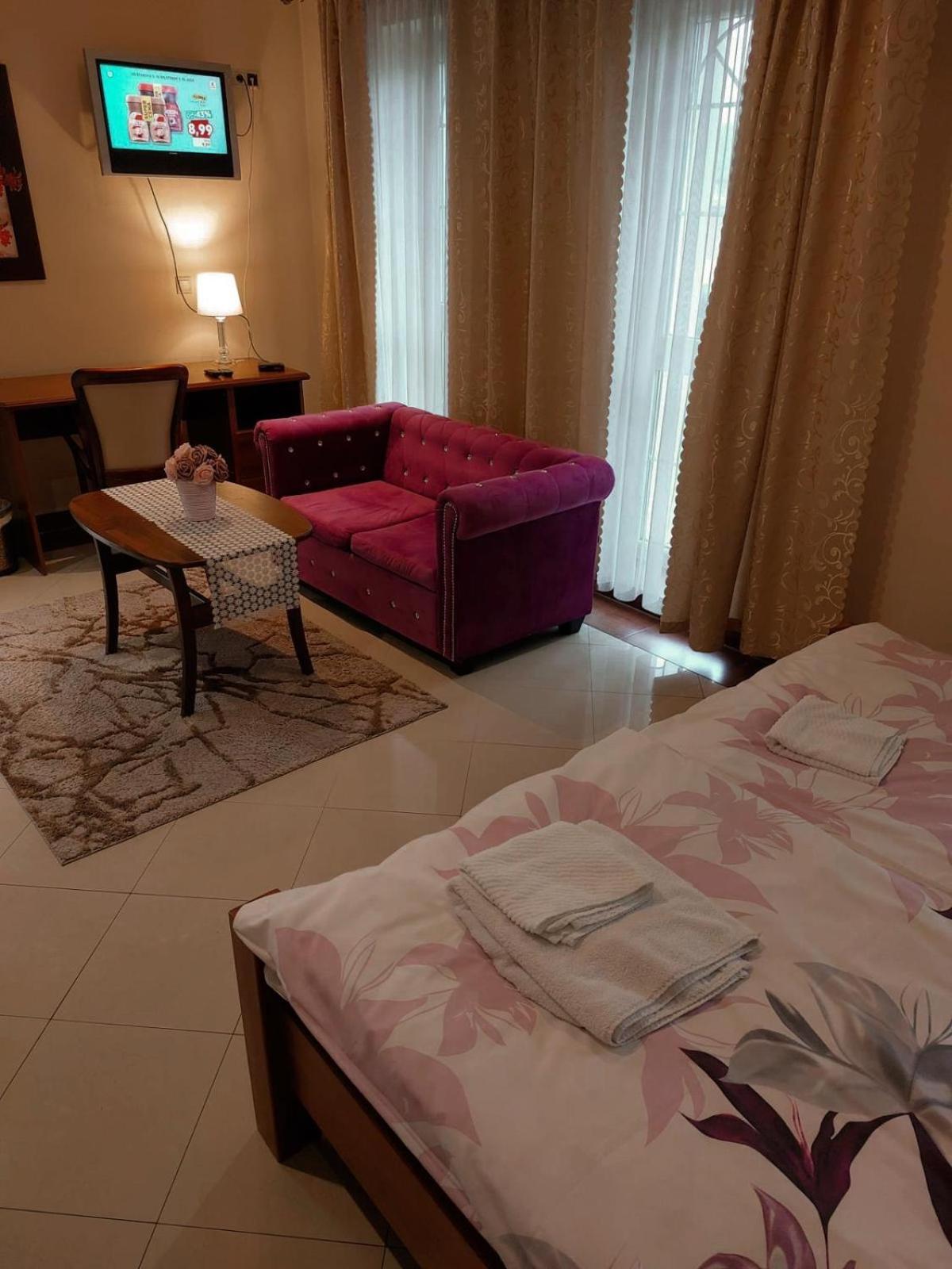 Penzion Vegas Παρτίζανσκε Εξωτερικό φωτογραφία